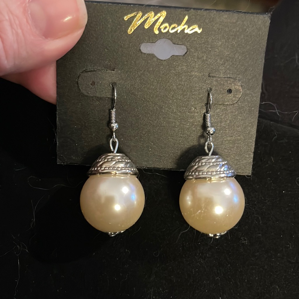 Nwt Mocha Brand Large Pearl Drop Earrings